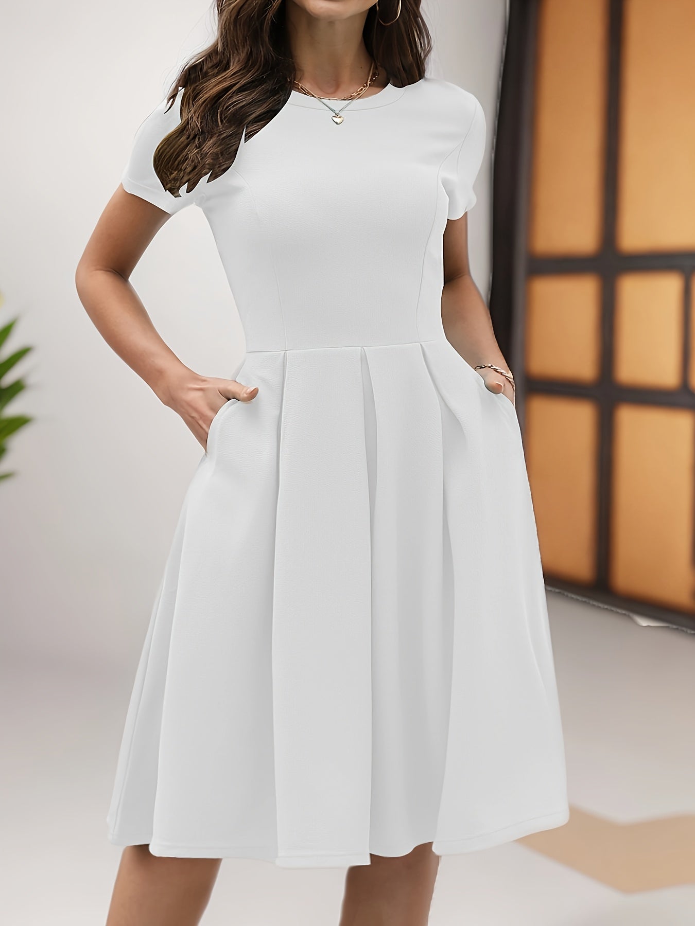 Elegant Solid Color Round Neck Dress with Pockets, Knee-Length Vintage Style, Polyester and Elastane Blend, Machine Washable - Perfect for Spring/Summer/Fall, Occasion Versatile Dress|Vintage Style Dress|Smooth Texture Fabric